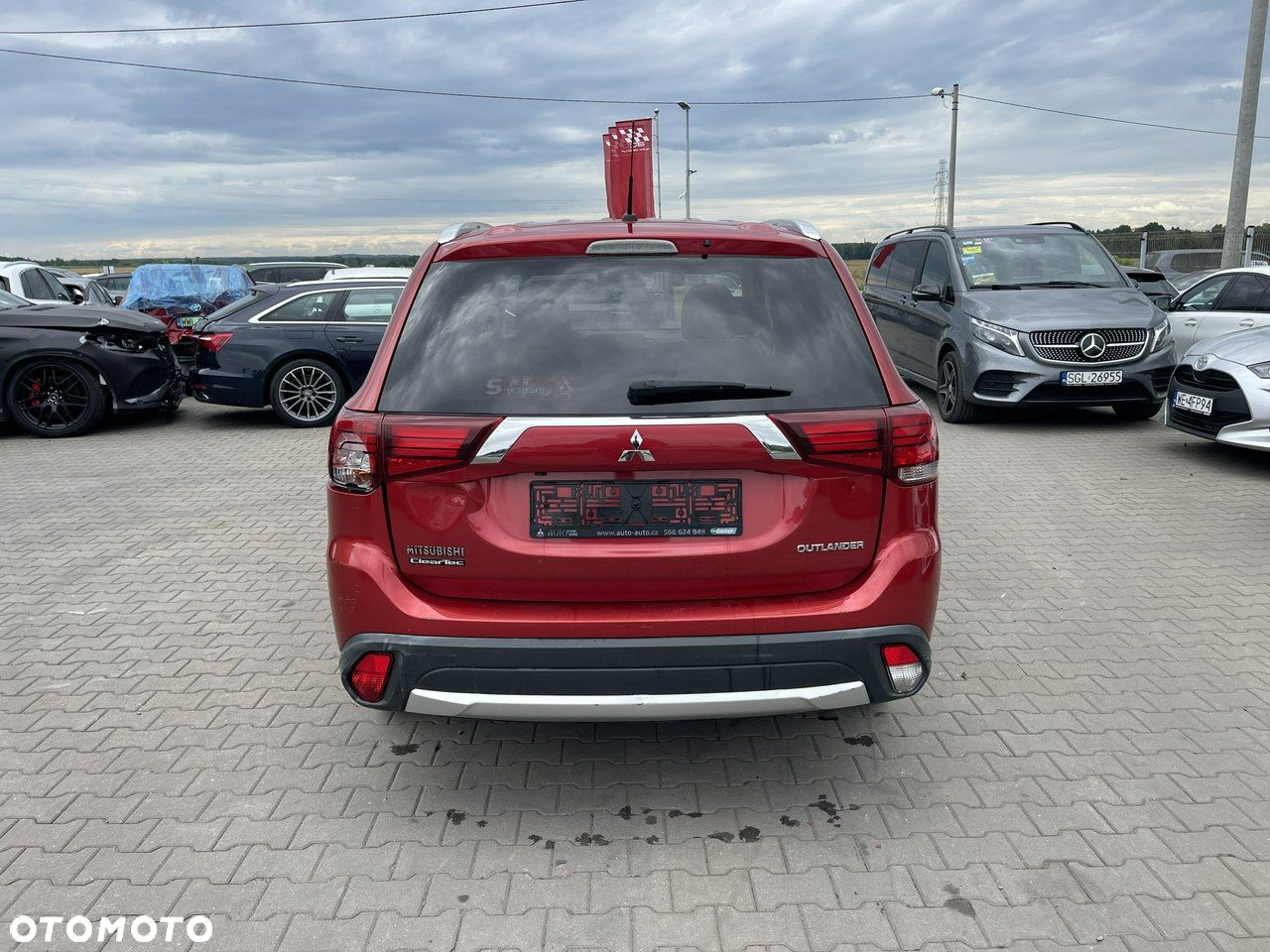Mitsubishi Outlander 2.2 DI-D 4WD Plus - 3