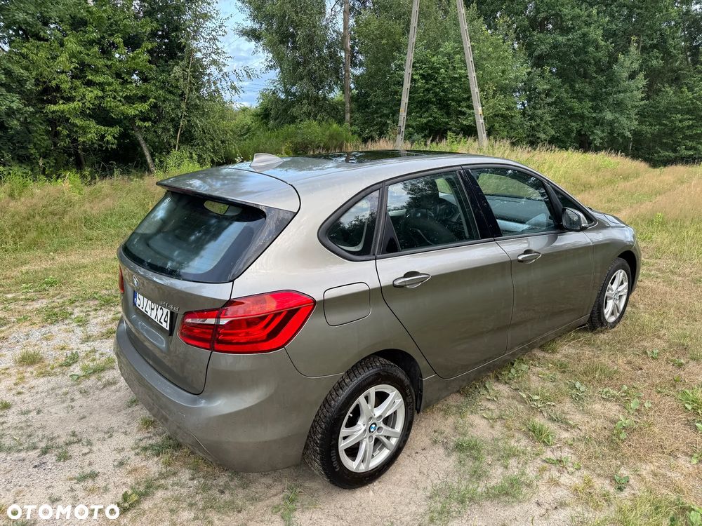 BMW Seria 2 216d Sport Line - 6