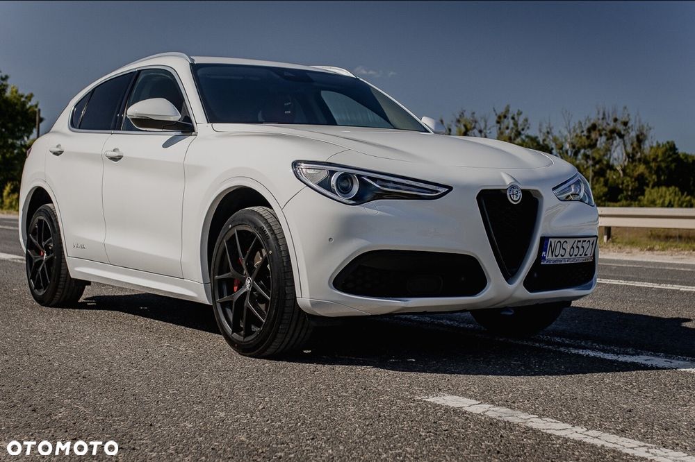 Alfa Romeo Stelvio - 1