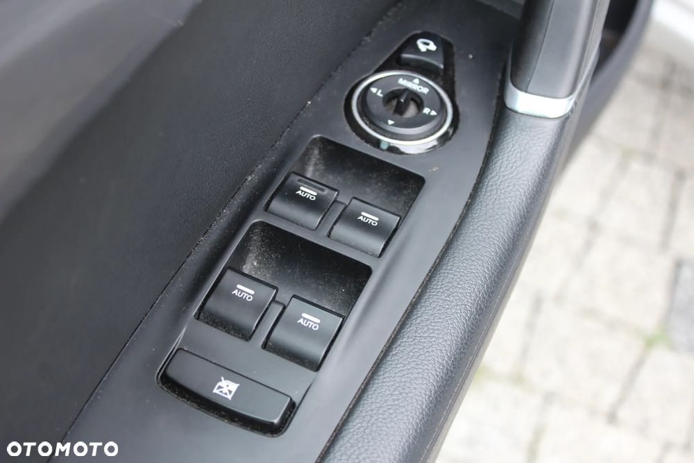 Hyundai i40 Kombi blue 1.7 CRDi DCT Premium - 14