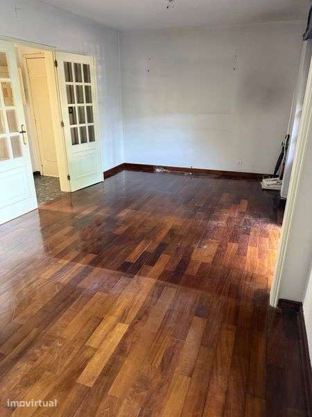 Arrenda-de T2 no CENTRO de GUIMARÃES - Grande imagem: 4/8