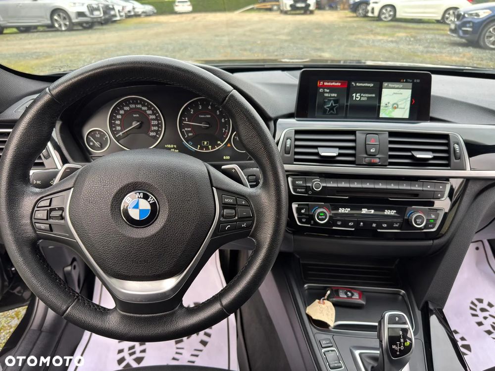 BMW Seria 3 330i - 37