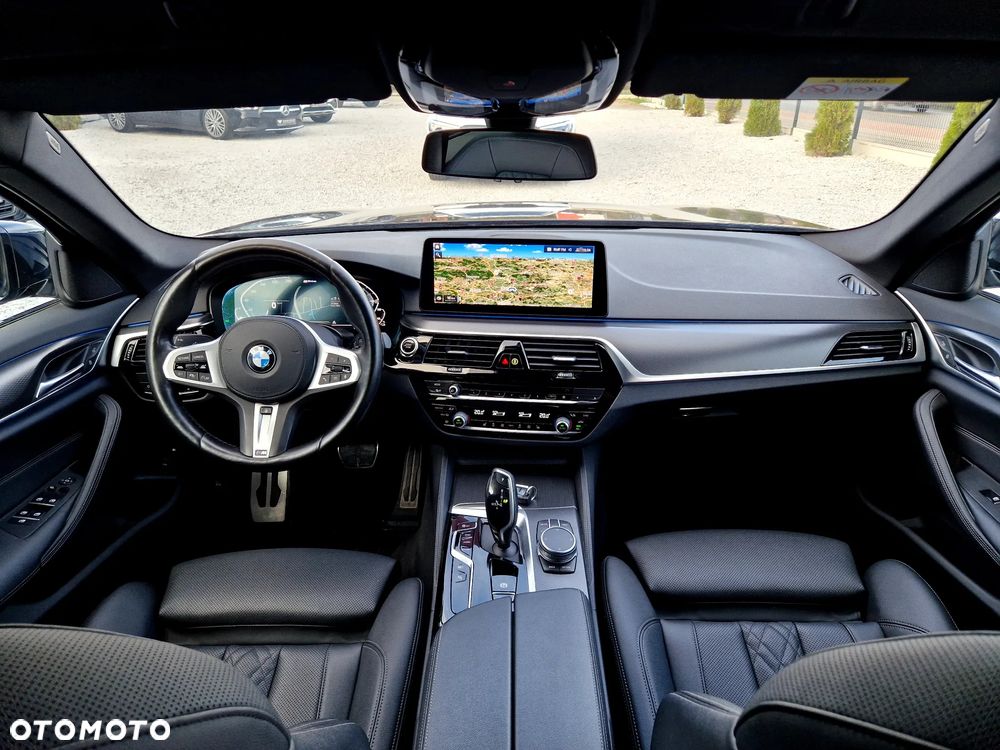 BMW Seria 5 530e xDrive M Sport sport - 10