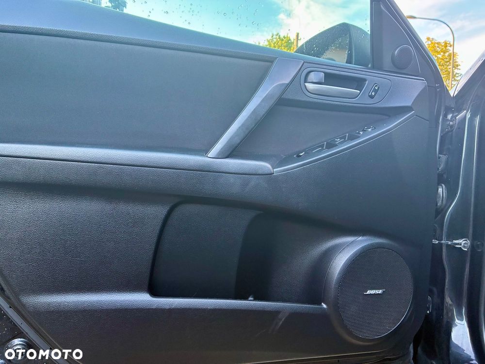 Mazda 3 2.0 Exclusive + - 12