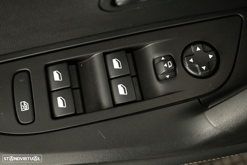 Peugeot 2008 1.2 PureTech Allure - 20