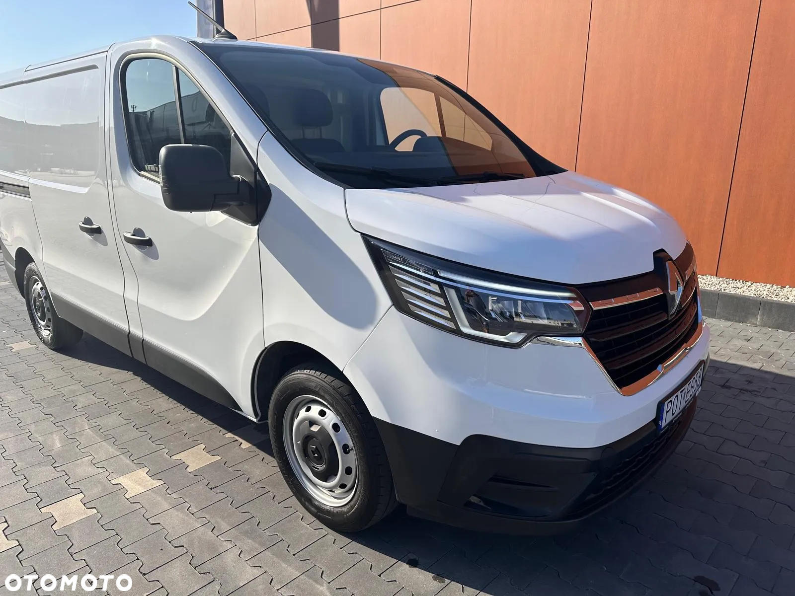 Renault Trafic - 16