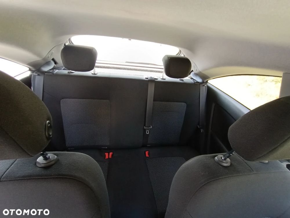 Opel Corsa - 11