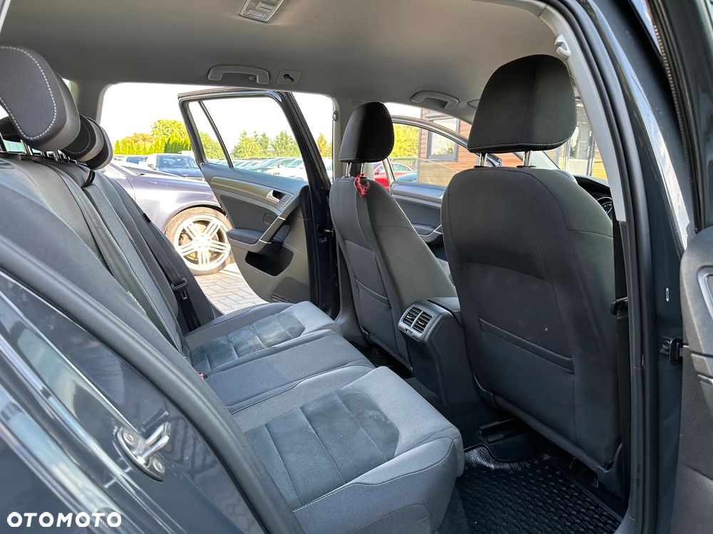 Volkswagen Golf Variant - 27