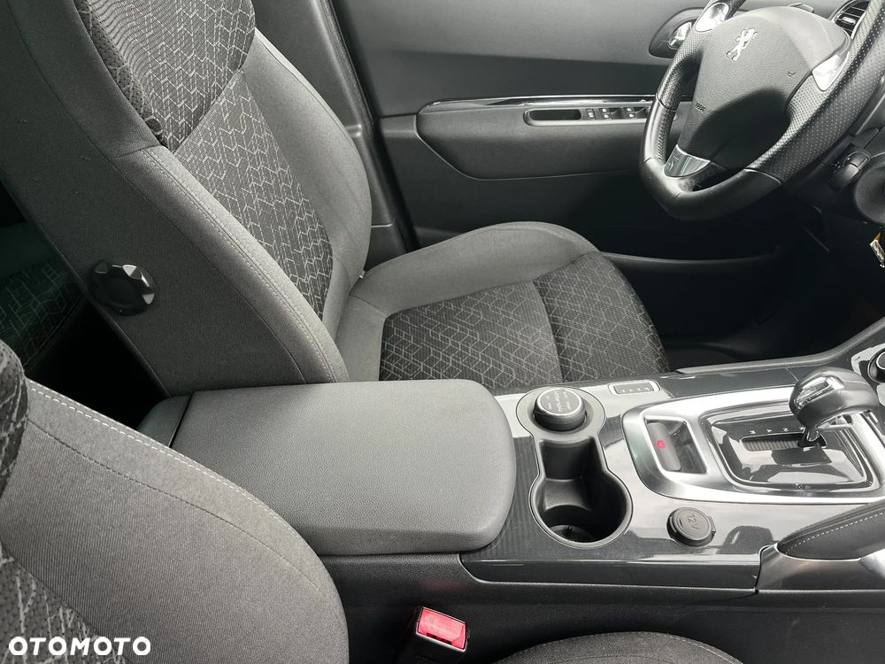 Peugeot 3008 2.0 HDi HYbrid4 - 24