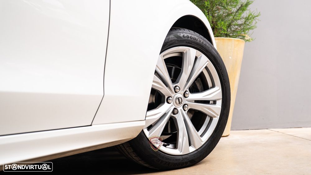 Volvo V90 2.0 B4 Momentum Plus Geartronic - 11