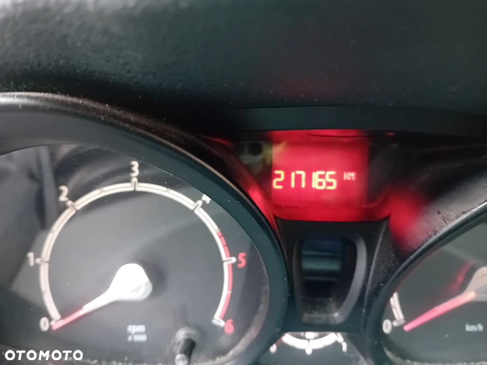 Ford Fiesta 1.6 TDCi DPF Trend - 12