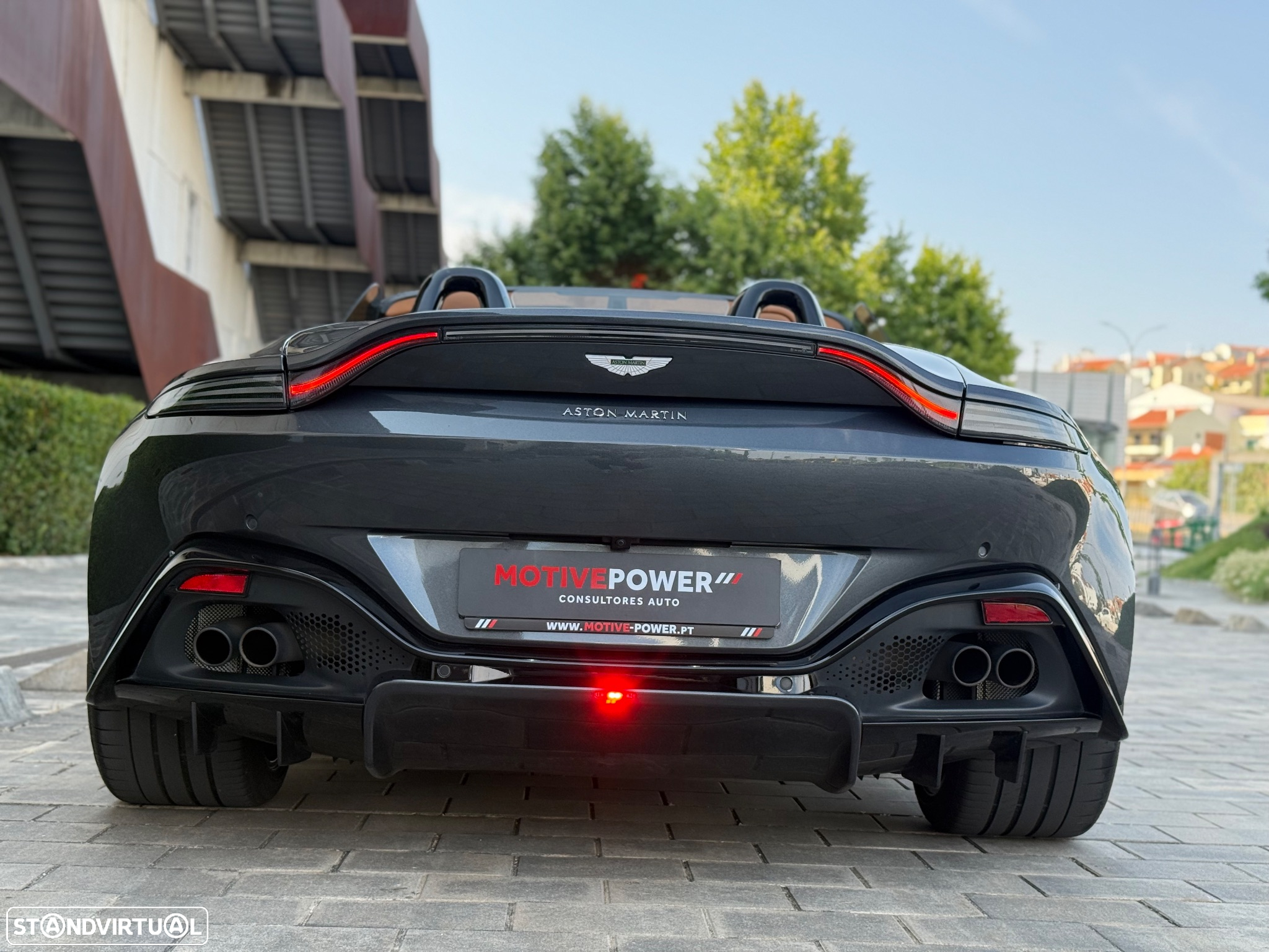 Aston Martin Vantage Roadster V8 - 27