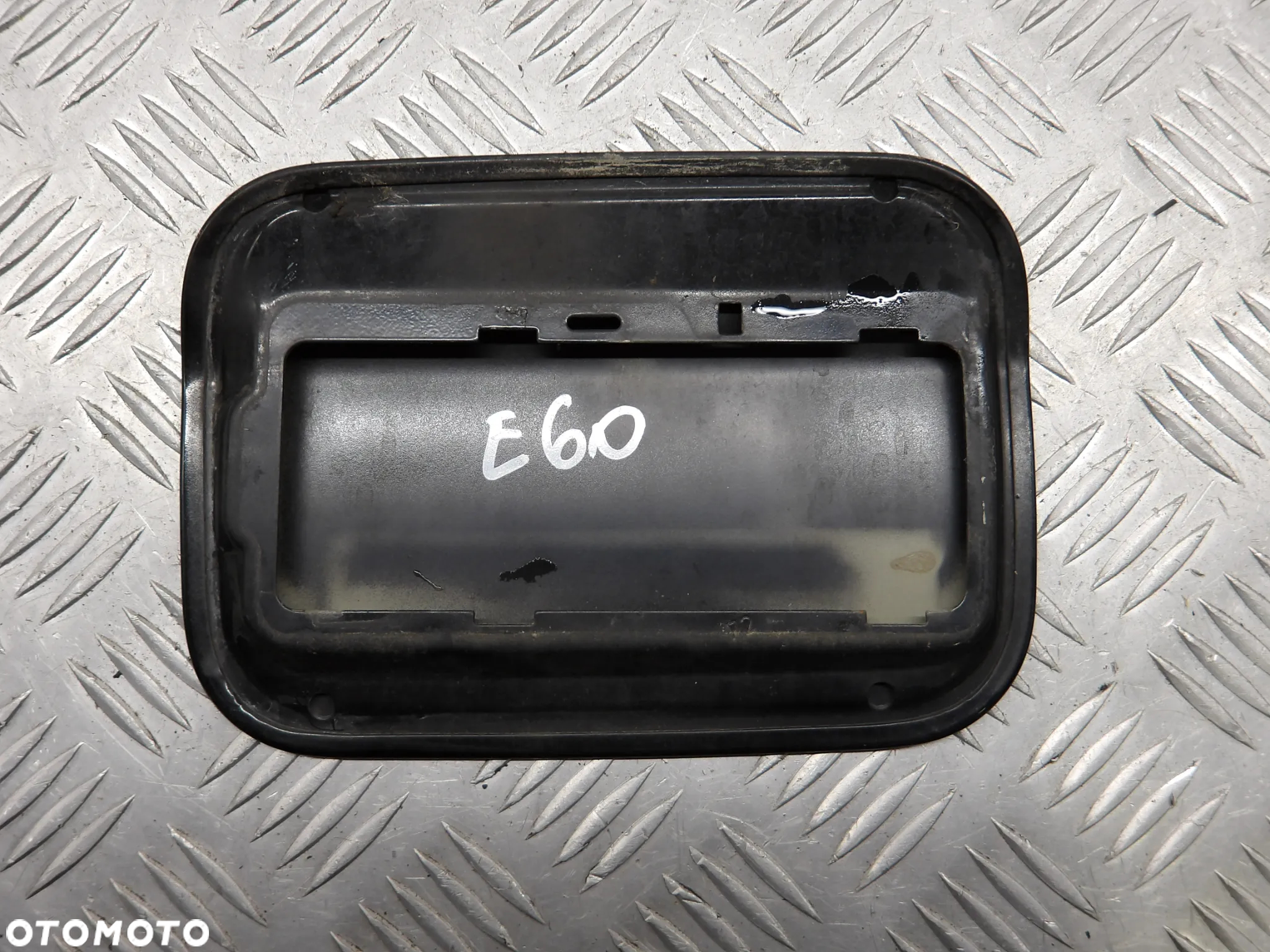 BMW E60 LIFT 07-10 KLAPKA WLEWU PALIWA - 2