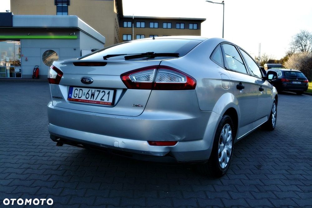 Ford Mondeo 2.0 TDCi Ambiente - 15