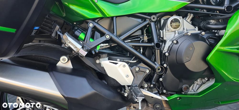 Kawasaki Ninja H2 SX - 18