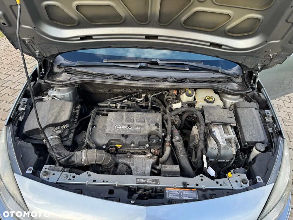Opel Astra 1.4 Turbo Cosmo - 21