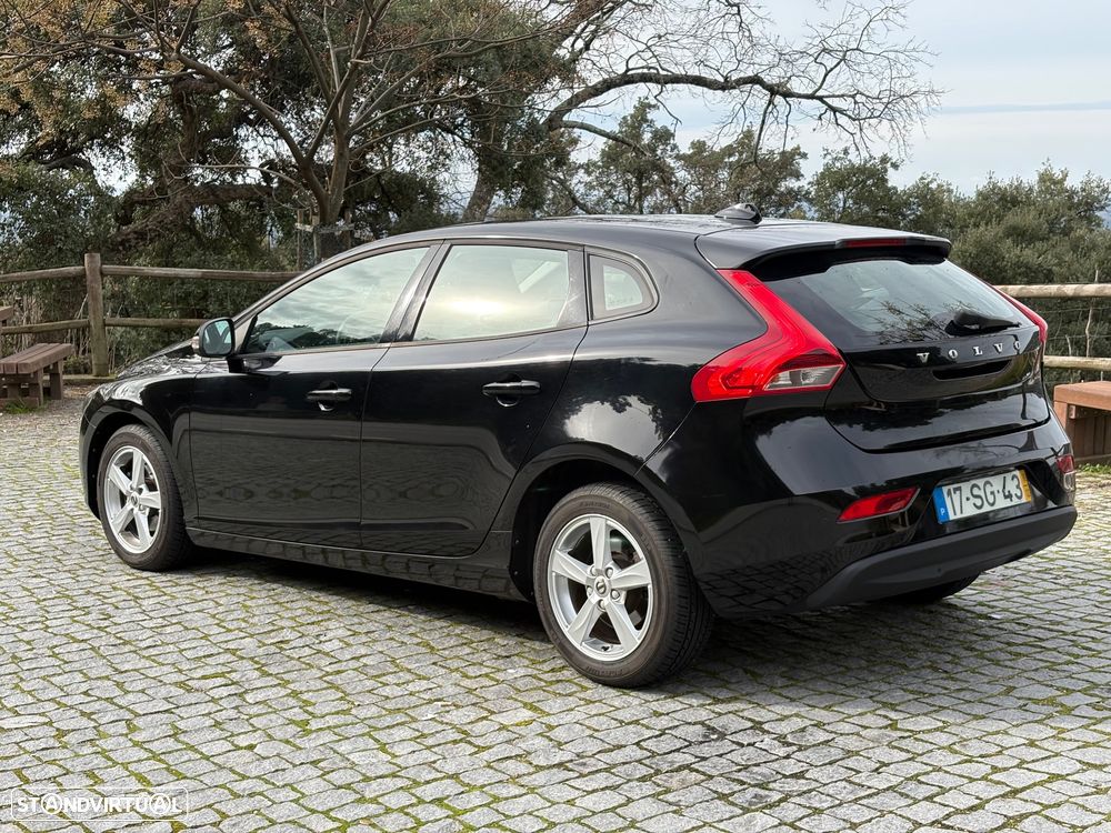 Volvo V40 2.0 D2 R-Design Momentum - 11