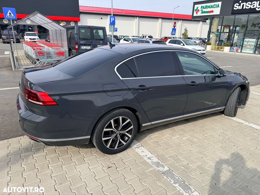 Volkswagen Passat - 22