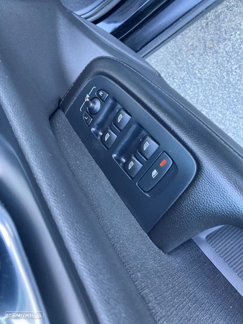 Volvo V60 D3 Geartronic Momentum Core - 25