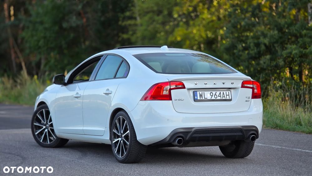 Volvo S60 T5 Drive-E Dynamic Edition (Momentum) - 8