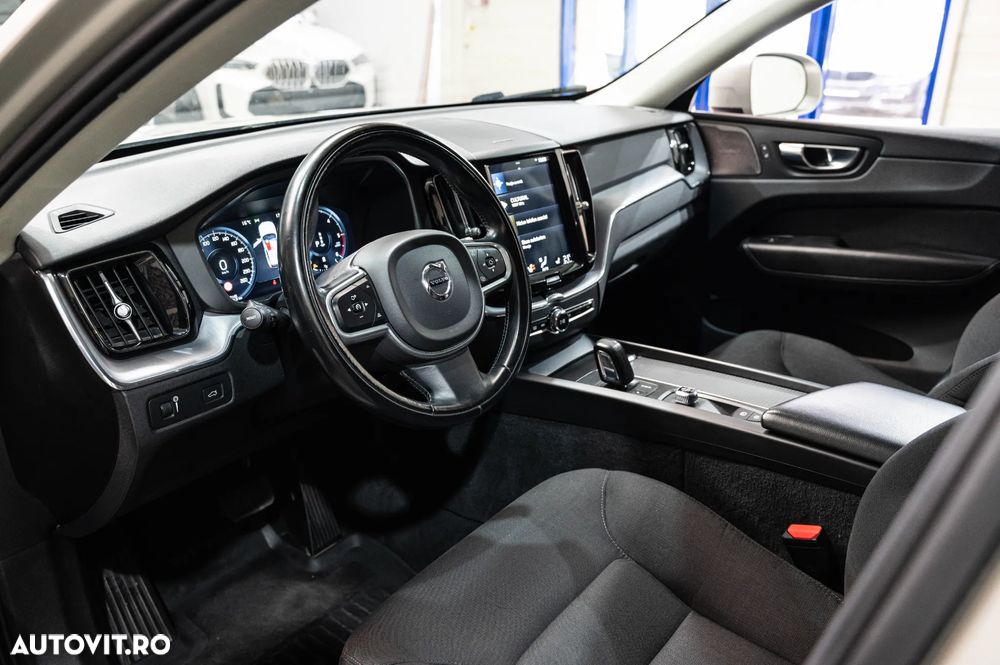 Volvo XC 60 B4 D AWD Geartronic Momentum - 26