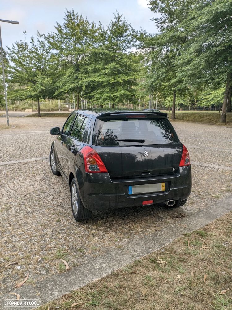 Suzuki Swift 1.3 16V GL - 7