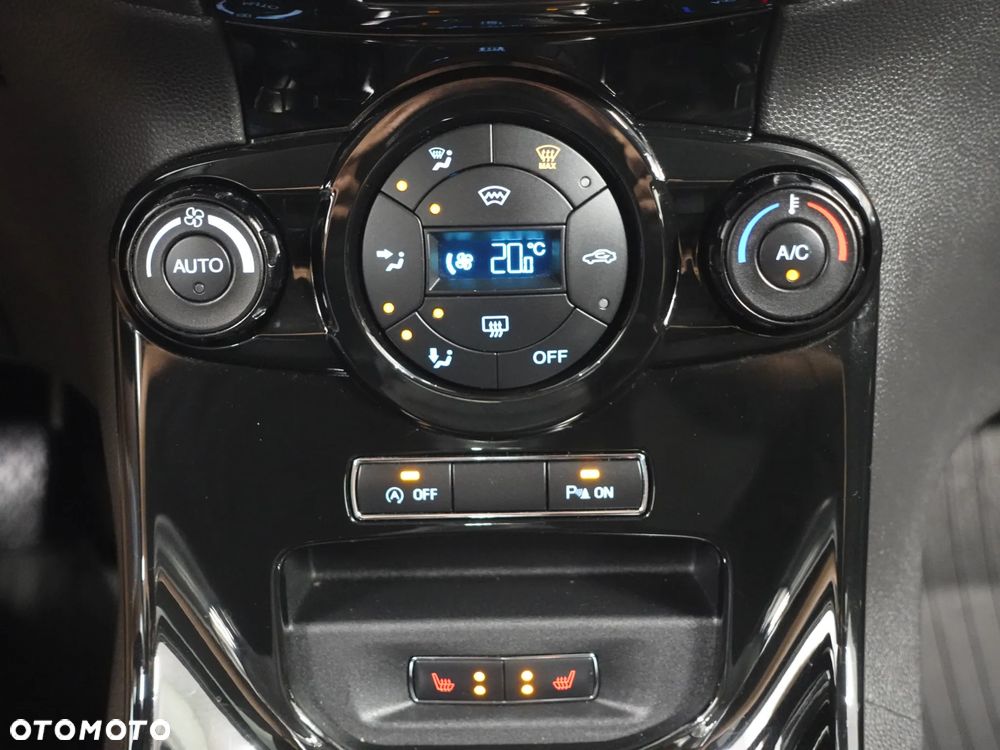 Ford Fiesta 1.0 EcoBoost Titanium - 35