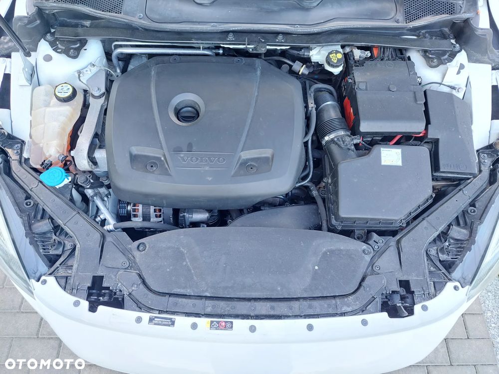 Volvo V40 T2 Momentum - 16