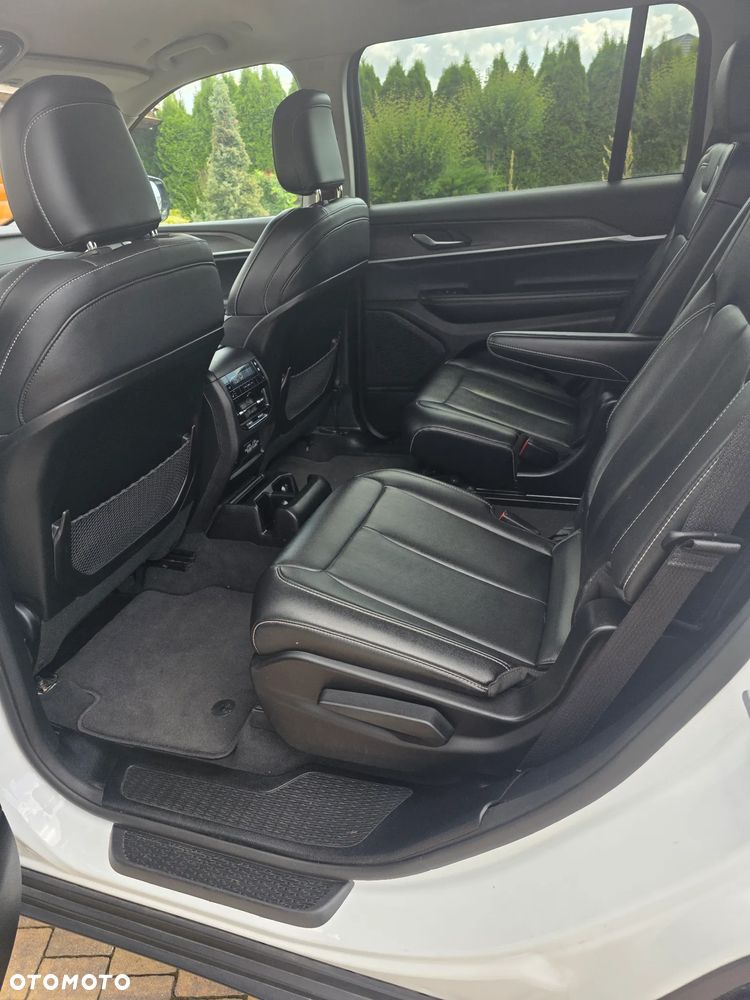 Jeep Grand Cherokee - 12