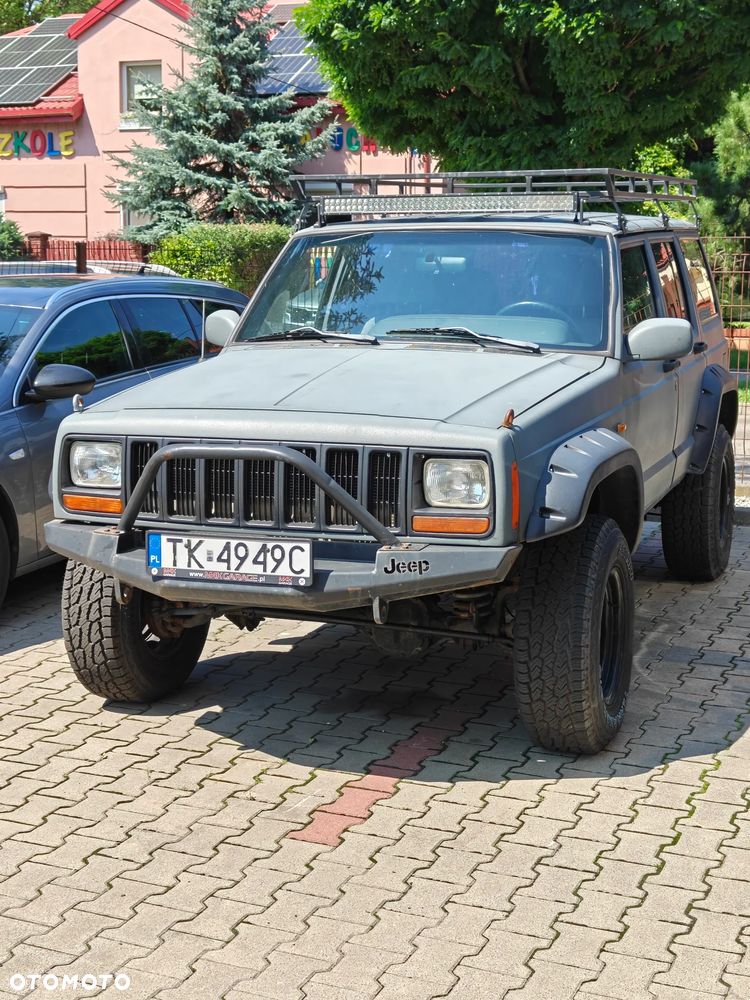 Jeep Cherokee - 2
