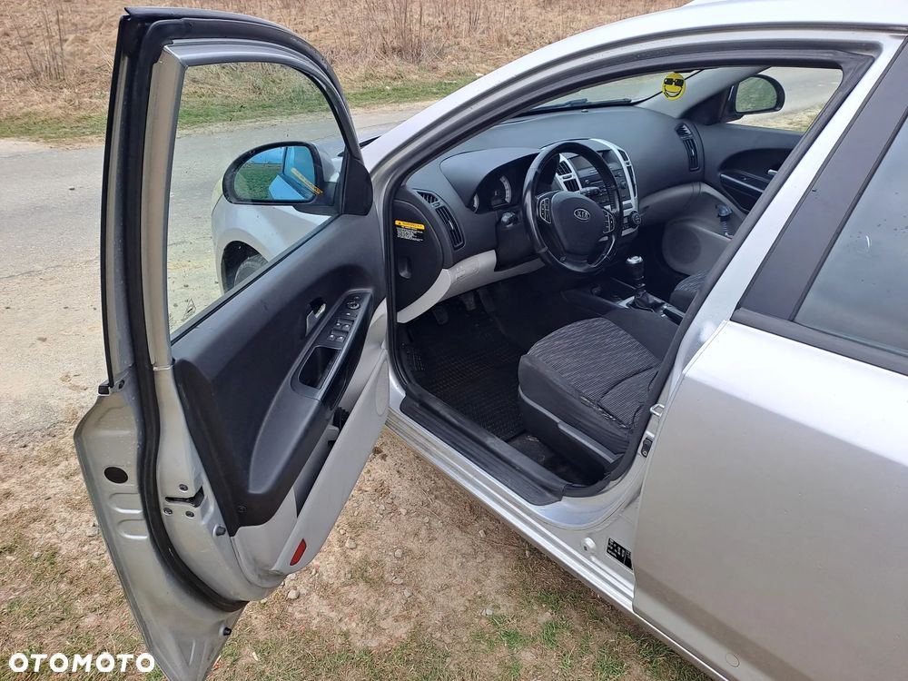 Kia Ceed 1.6 Crdi Comfort - 4