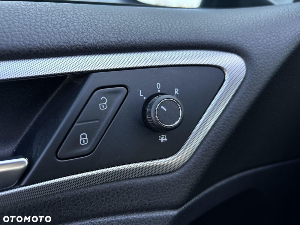 Volkswagen Golf 1.4 TSI BMT Comfortline - 12