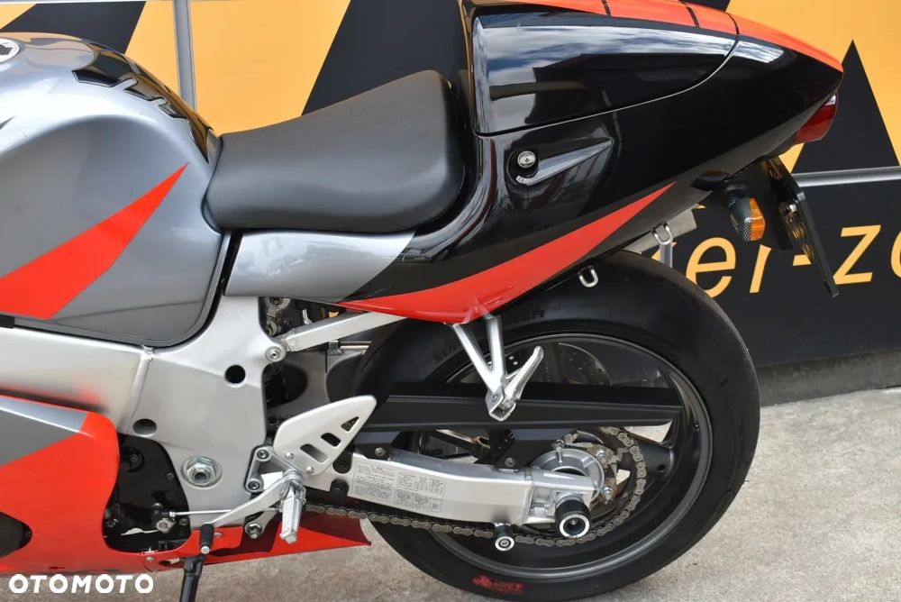 Suzuki GSX-R - 11