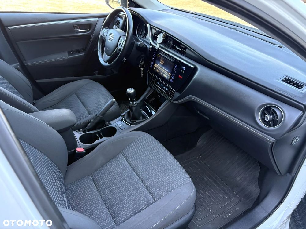 Toyota Corolla 1.6 Comfort - 24