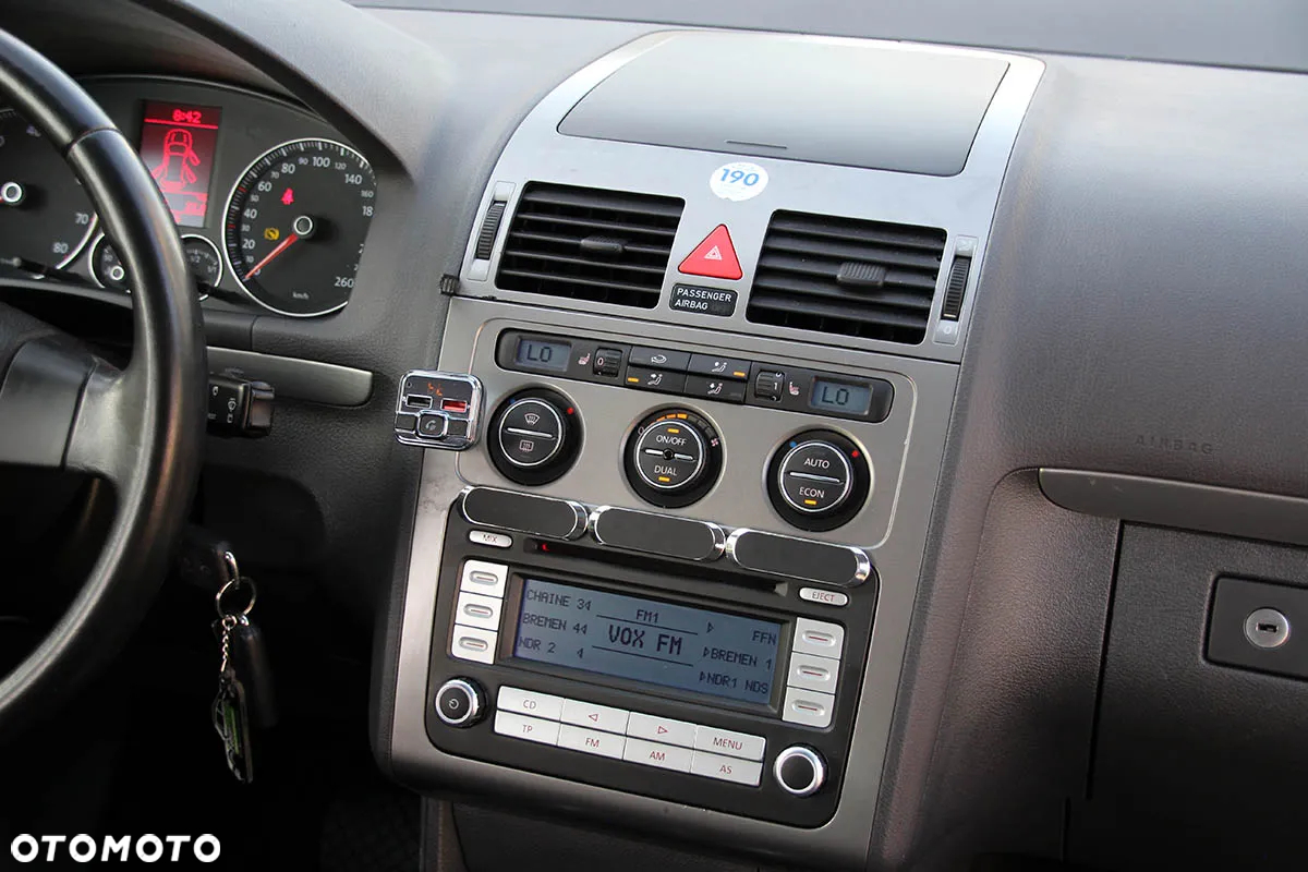 Volkswagen Touran 1.4 TSI DSG Highline - 32
