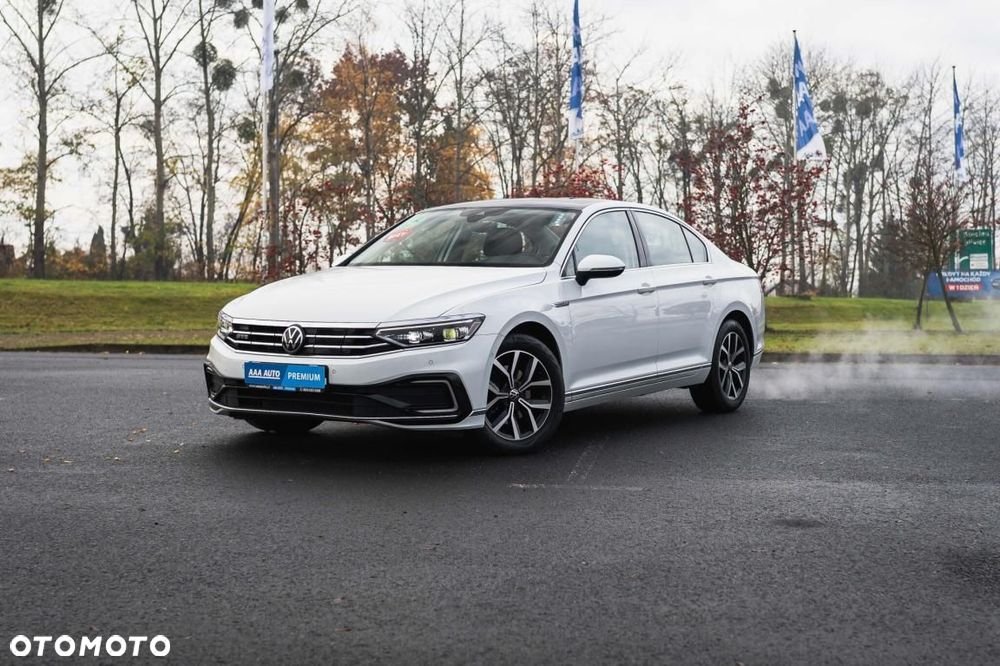 Volkswagen Passat - 2