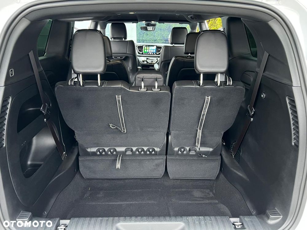 Chrysler Pacifica - 15