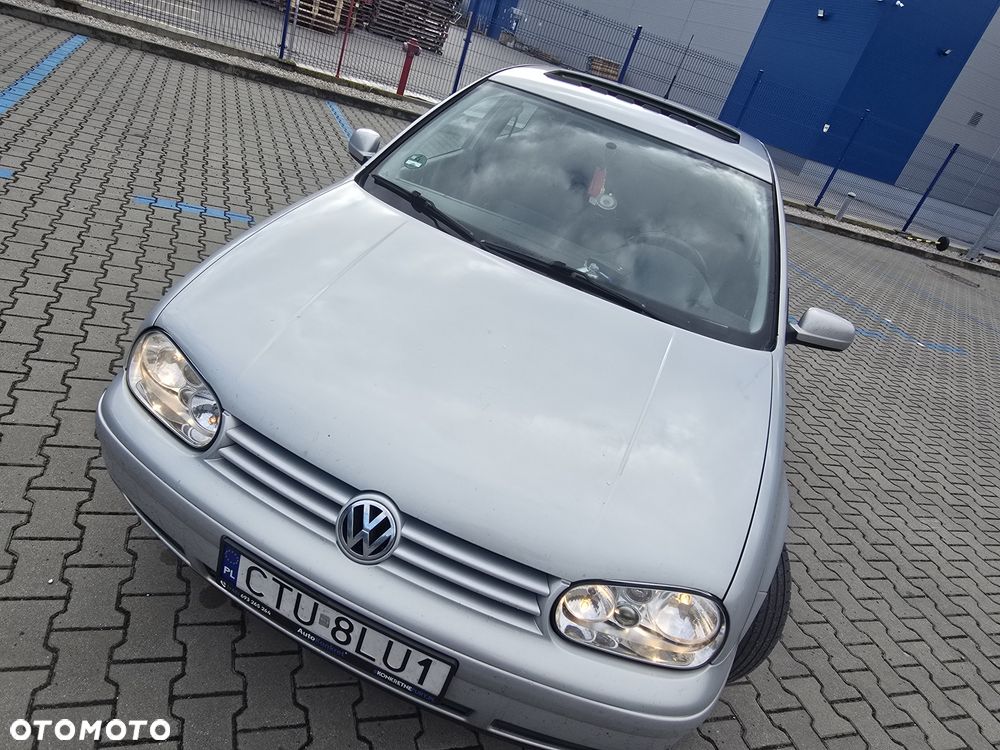 Volkswagen Golf - 1