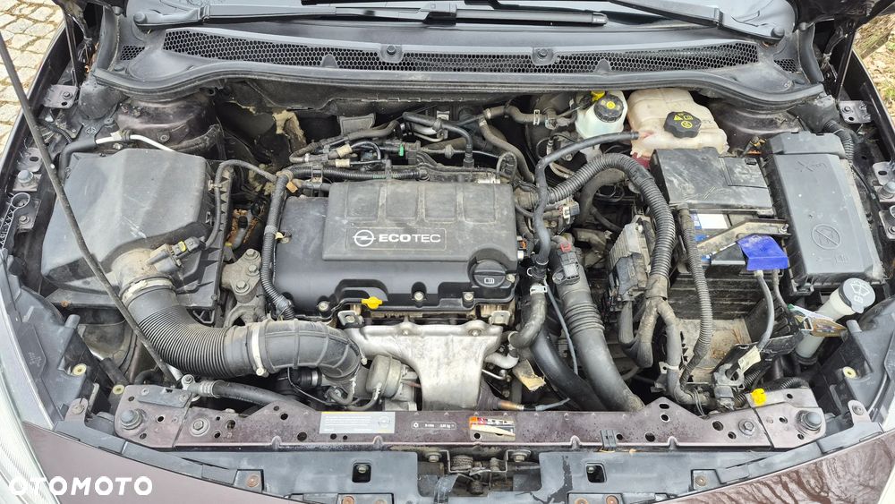 Opel Astra 1.4 Turbo - 11