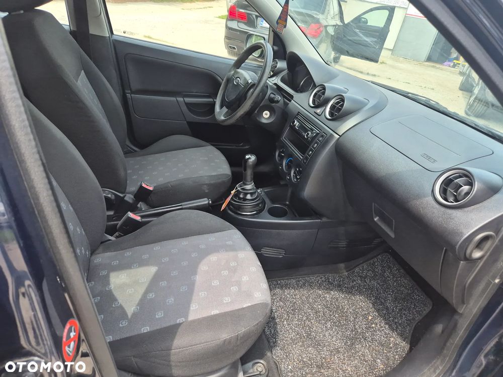 Ford Fiesta 1.3 Ghia - 12