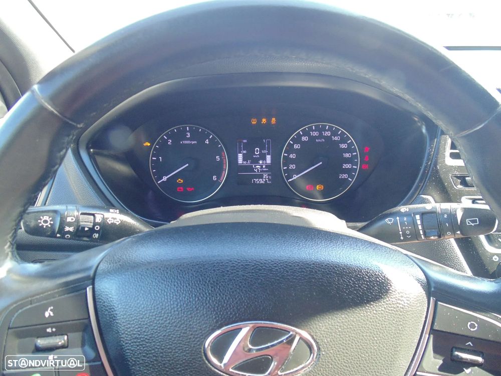 Hyundai i20 1.1 CRDi Access Plus - 24