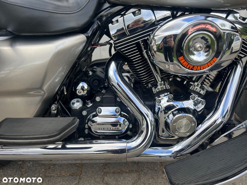 Harley-Davidson Touring Electra Glide - 4
