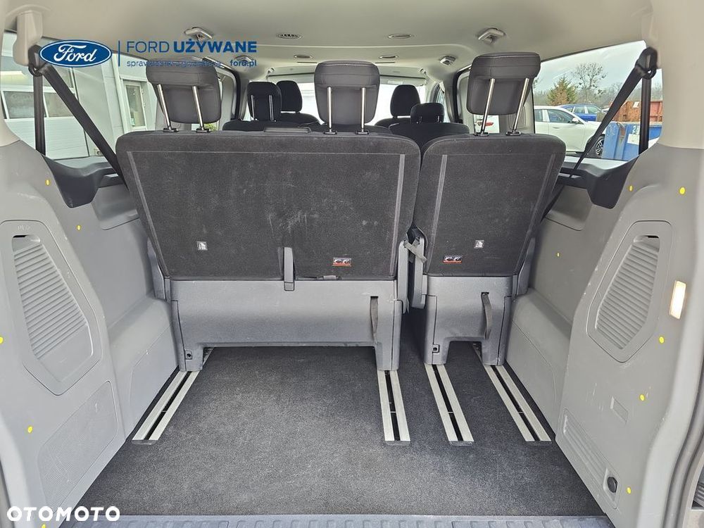 Ford Tourneo Custom - 11