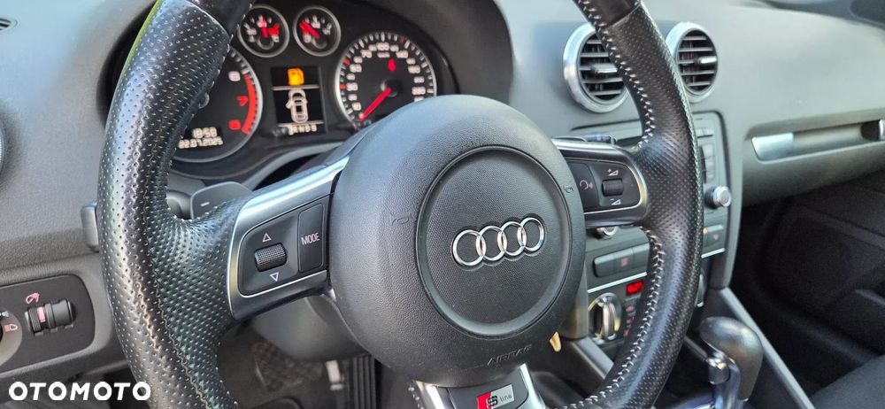 Audi A3 ver-1-4-tfsi-s-tronic-s-line-sportpaket - 30