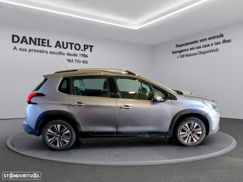 Peugeot 2008 1.2 PureTech Allure EAT6 - 3