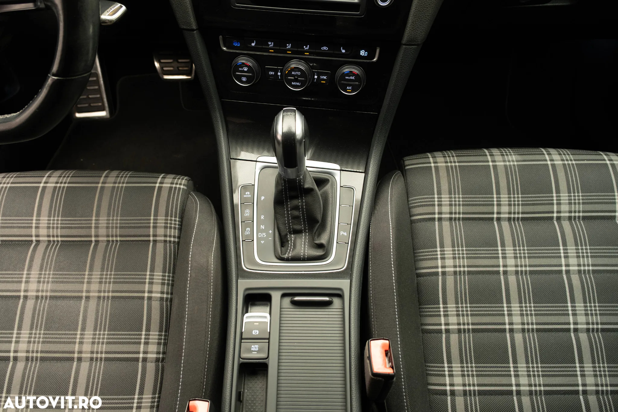 Volkswagen Golf 2.0 TDI DSG GTD - 20