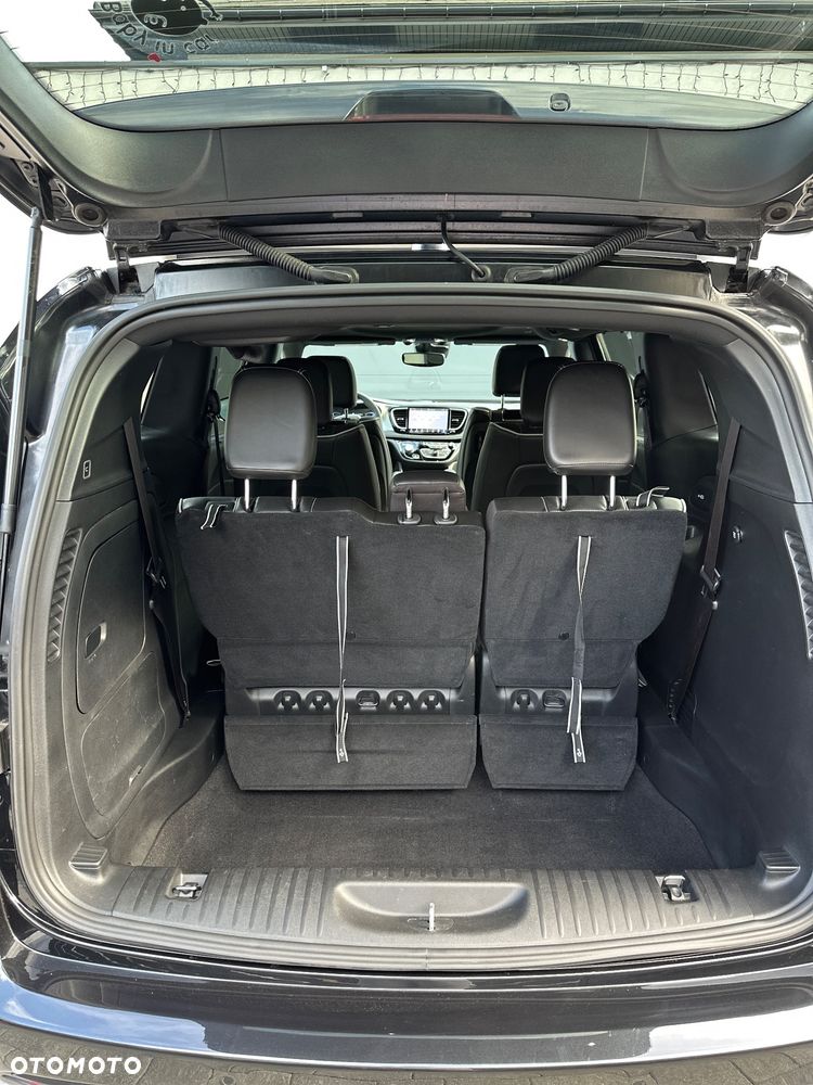 Chrysler Pacifica - 18