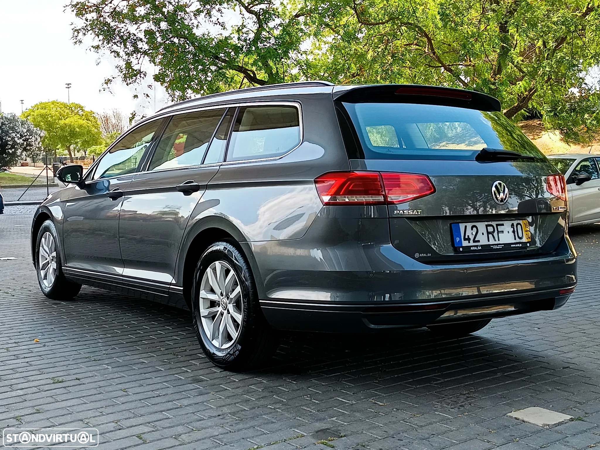 VW Passat Variant 1.6 TDI Highline - 3