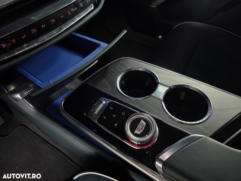 Cadillac Lyriq Sport - 26
