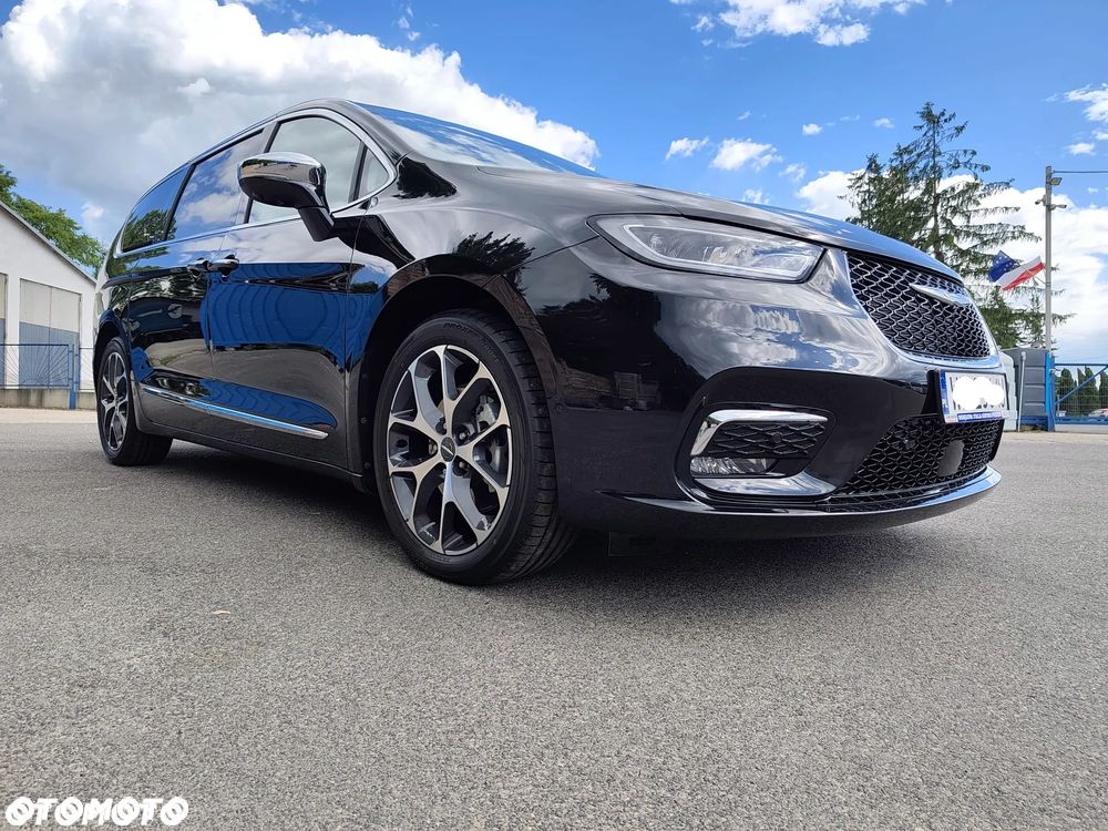 Chrysler Pacifica - 2